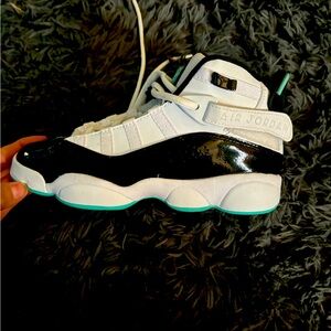 Jordan 6 Rings
White Tropical Twist Black 4y
